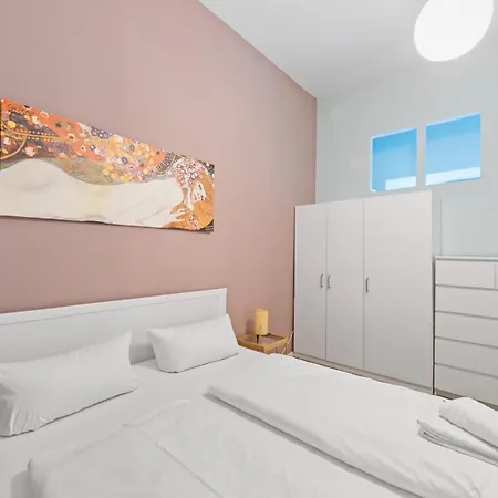 Uthman Berlin-neukoelln *