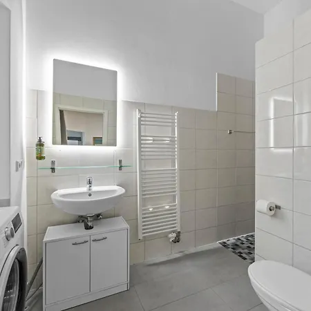 Uthman Berlin-neukoelln Appartement