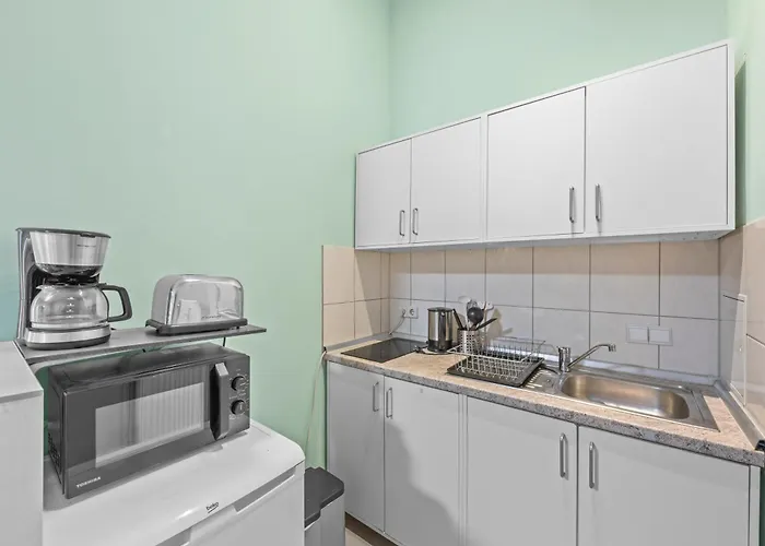 Uthman Berlin-neukoelln